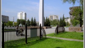 Мемориал на площади Славы в Дзержинском районе